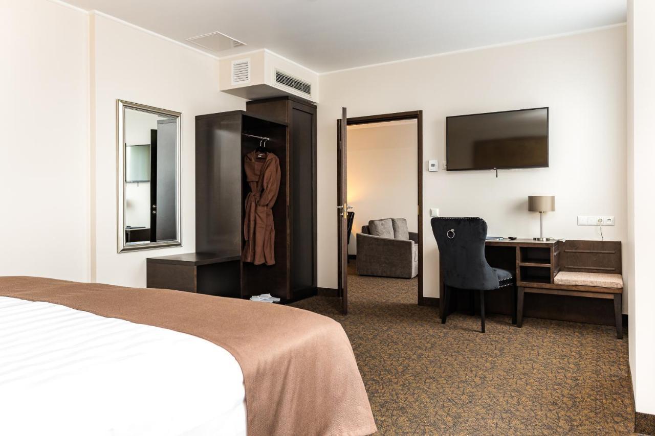 Adoryal Hotell Reval Esterno foto