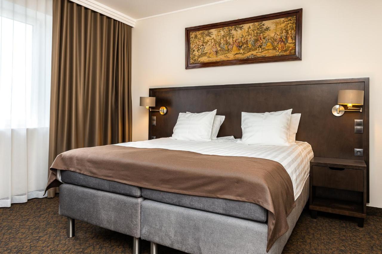 Adoryal Hotell Reval Esterno foto
