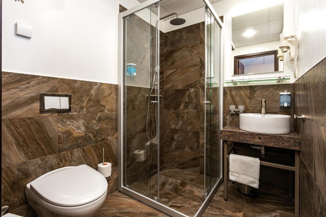 Adoryal Hotell Reval Esterno foto