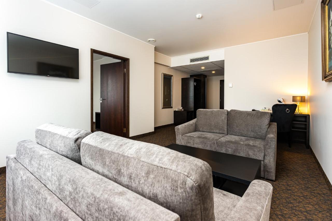 Adoryal Hotell Reval Esterno foto
