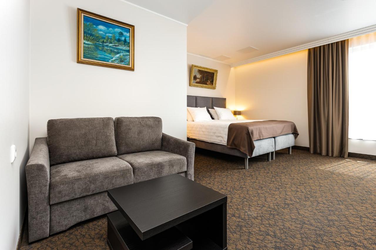 Adoryal Hotell Reval Esterno foto