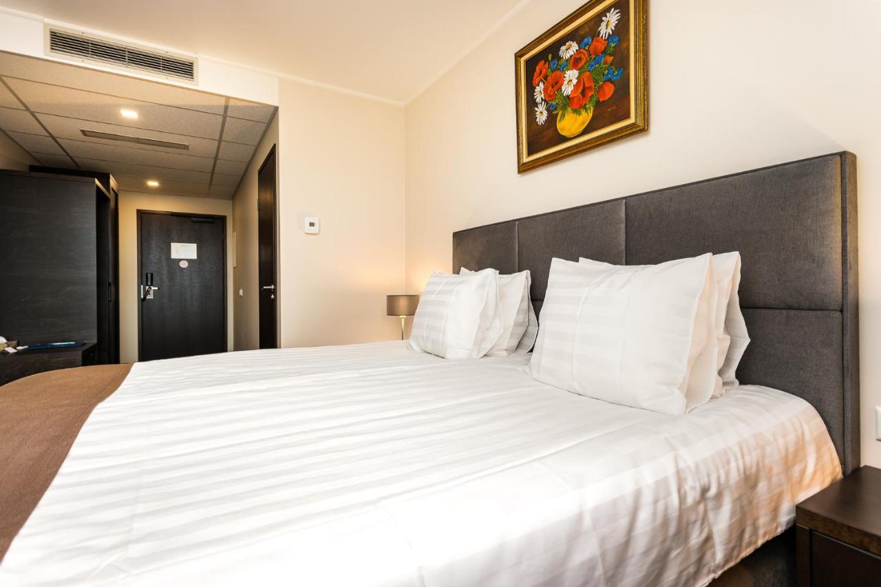 Adoryal Hotell Reval Esterno foto