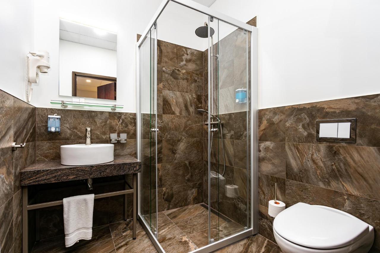 Adoryal Hotell Reval Esterno foto