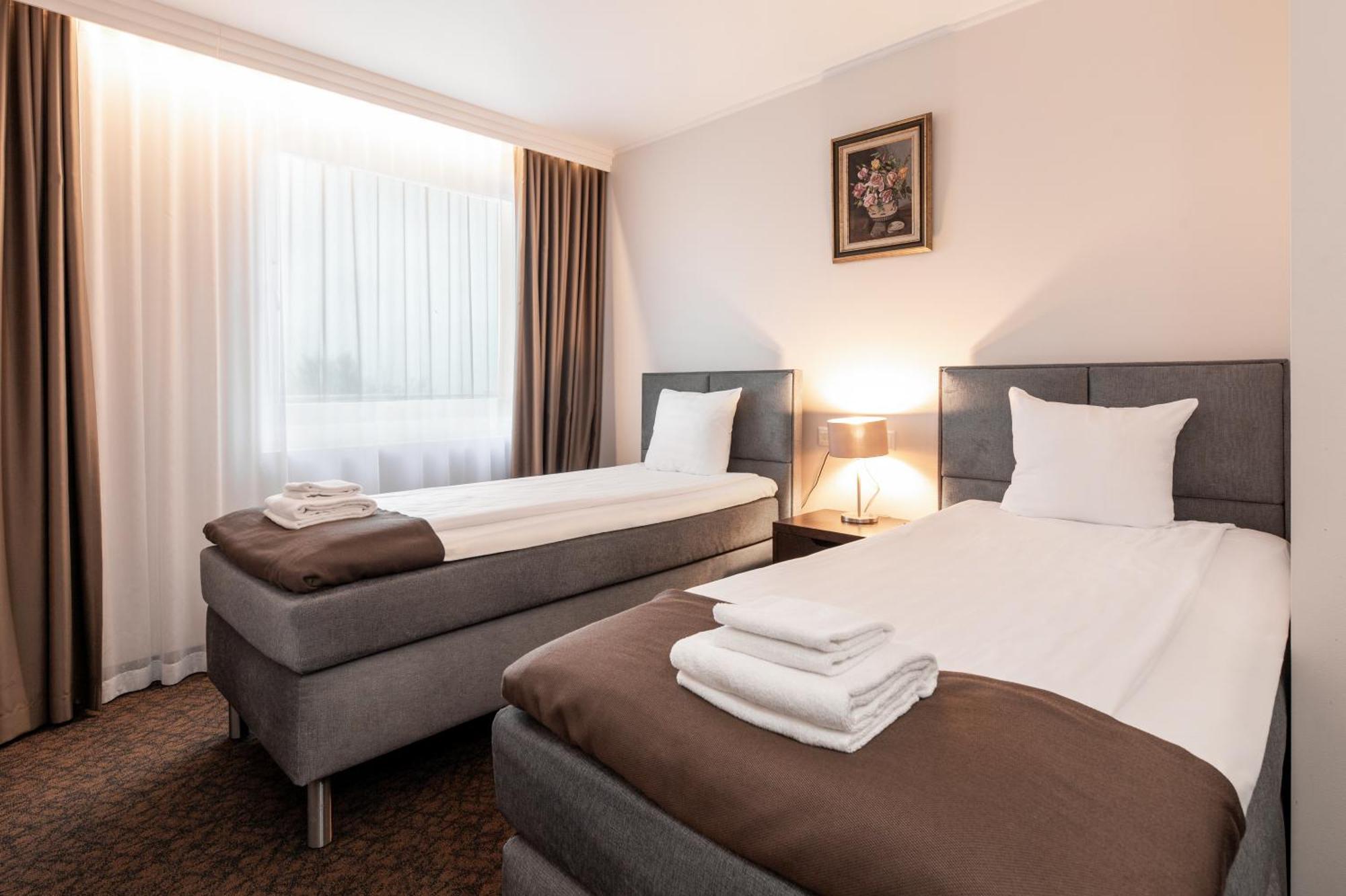 Adoryal Hotell Reval Esterno foto