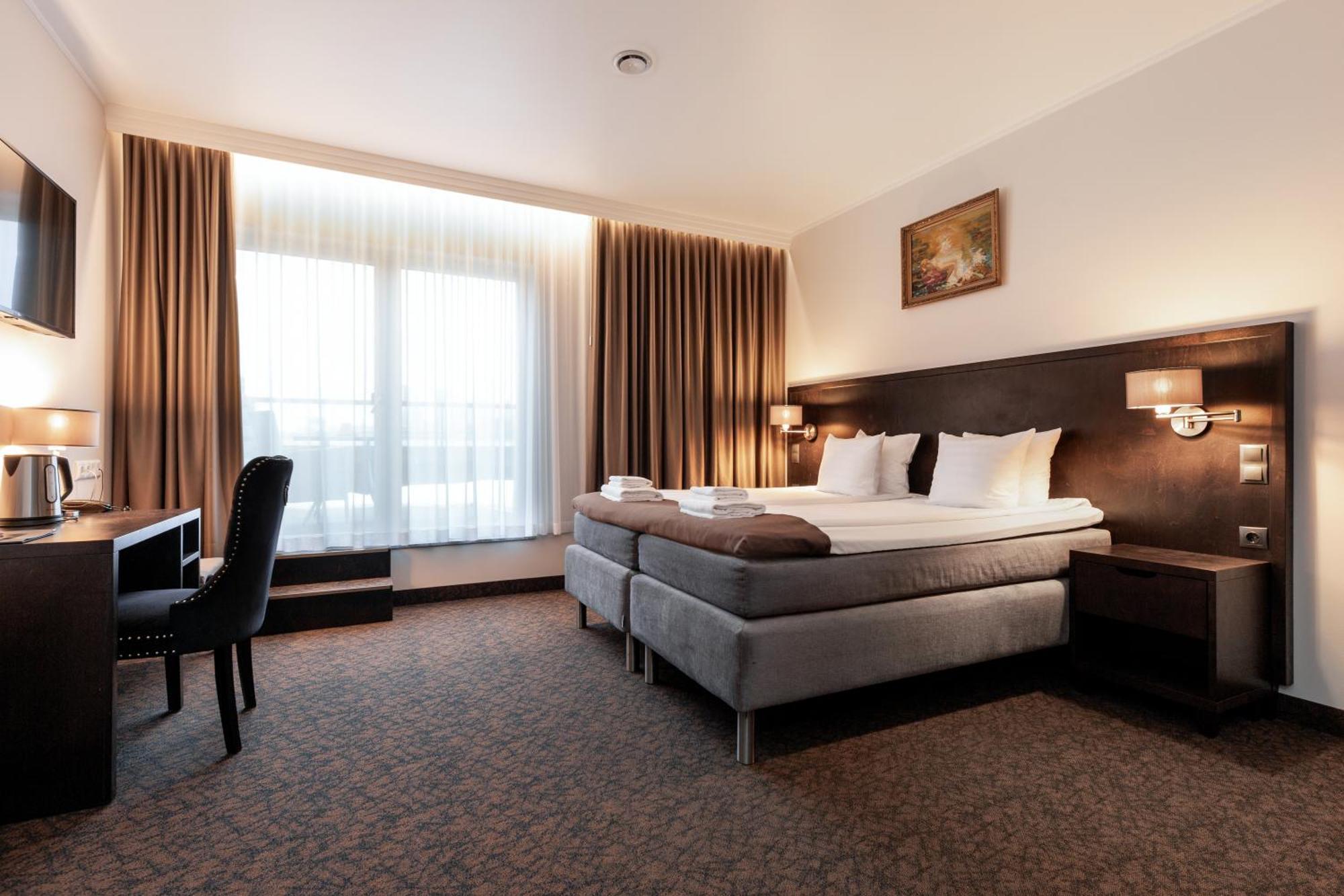 Adoryal Hotell Reval Esterno foto