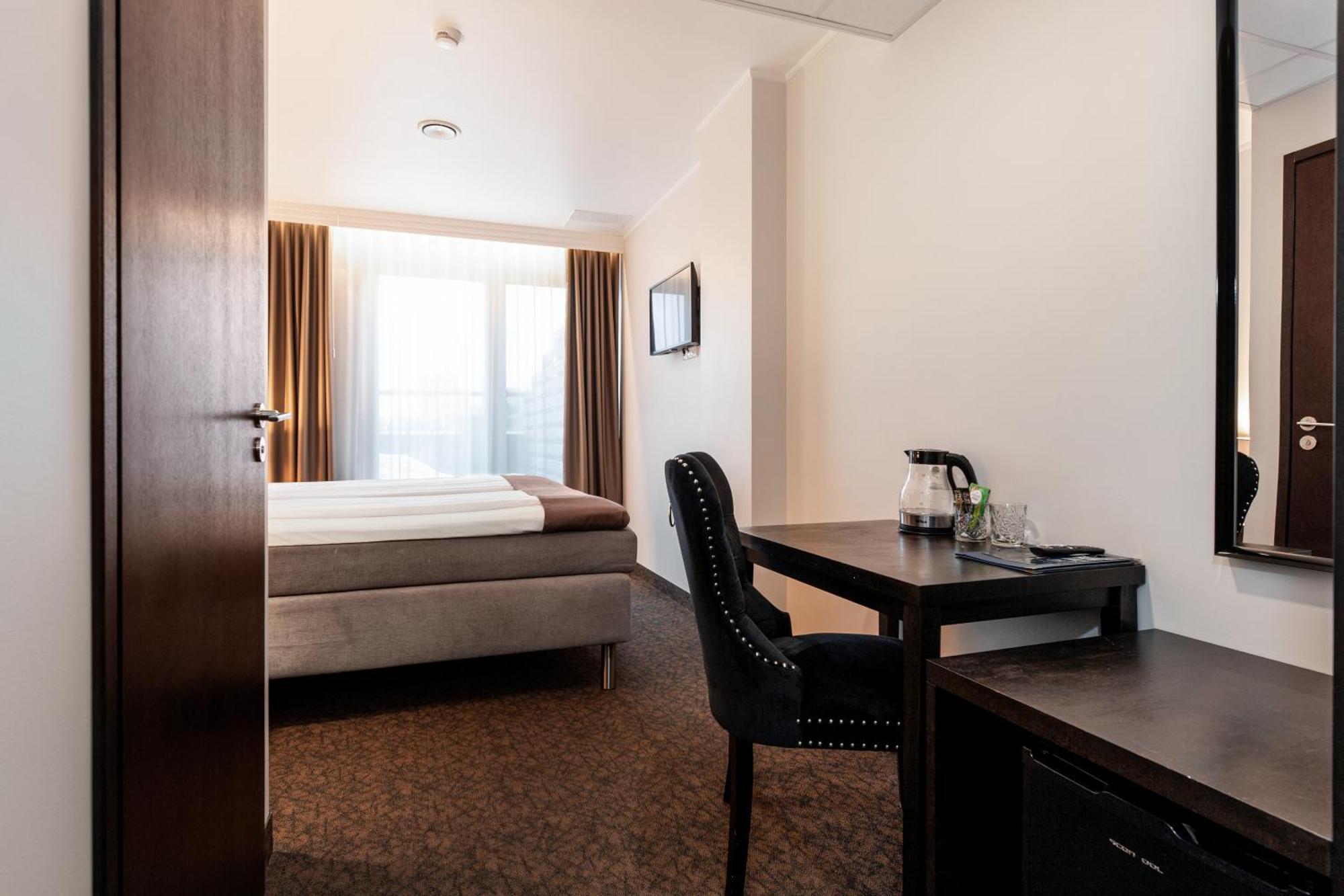 Adoryal Hotell Reval Esterno foto