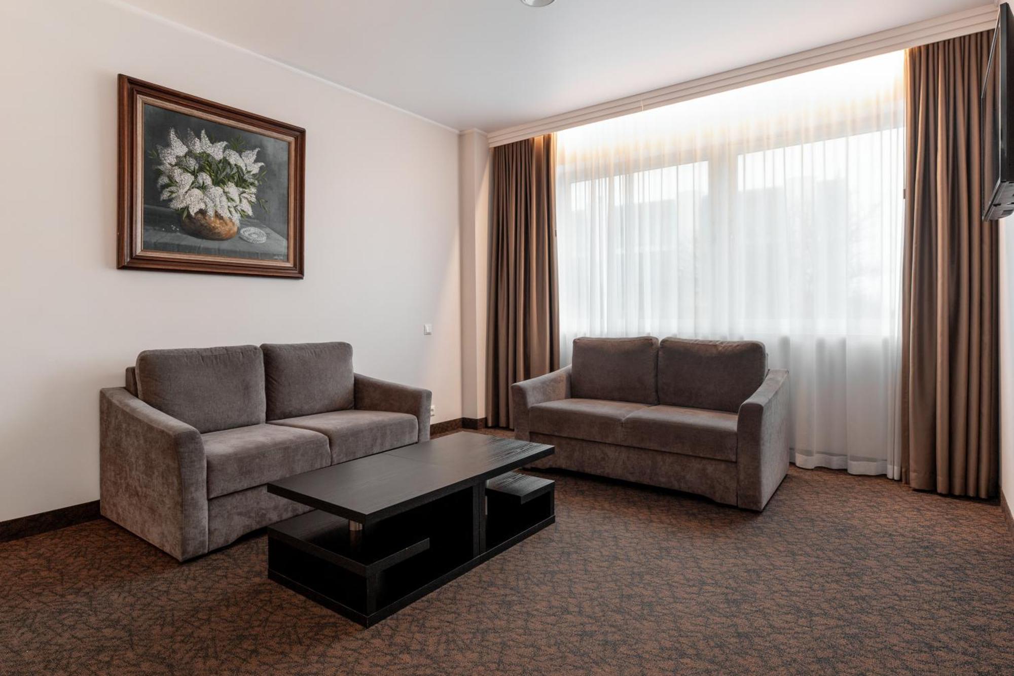 Adoryal Hotell Reval Esterno foto