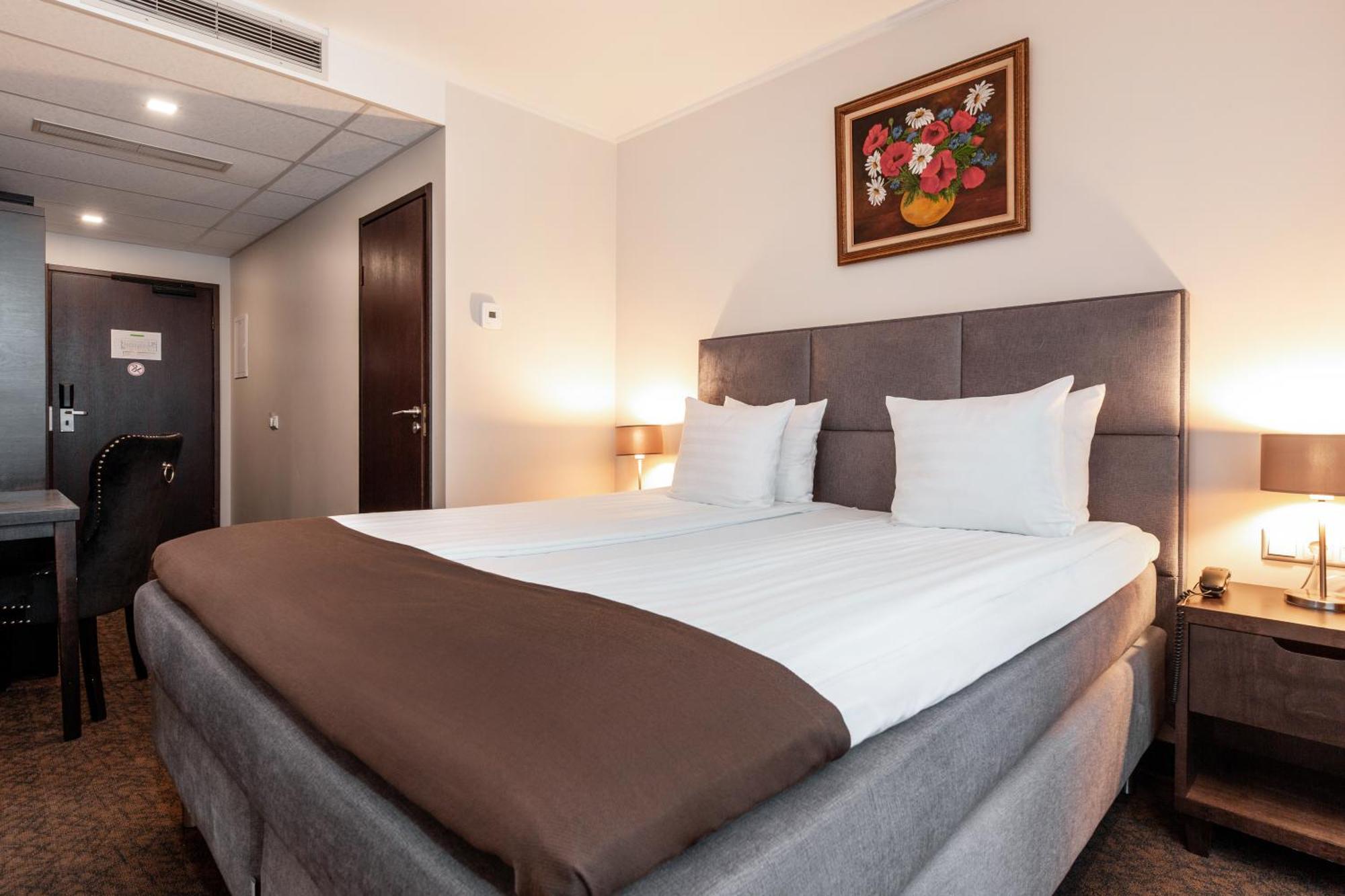 Adoryal Hotell Reval Esterno foto