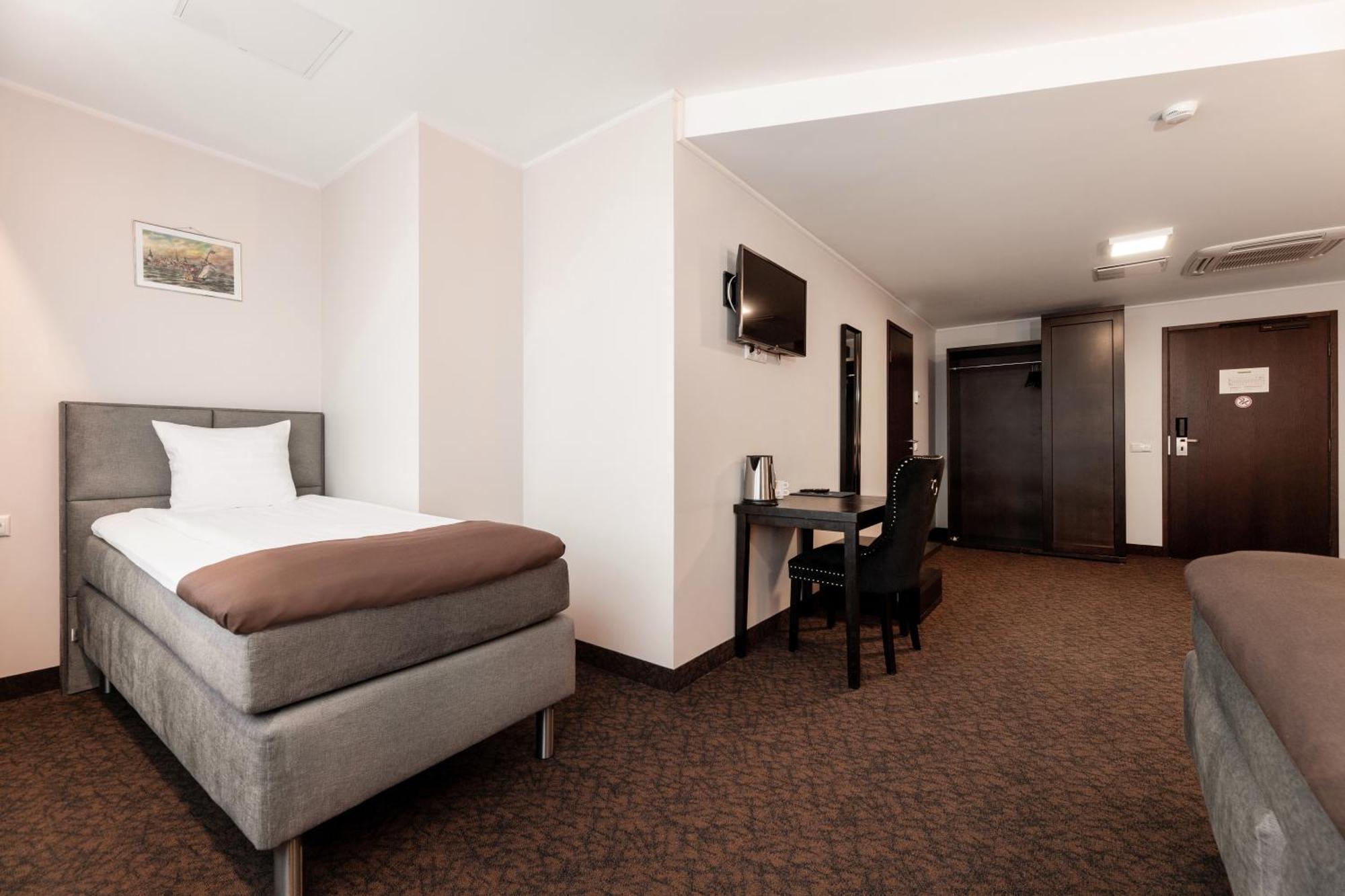 Adoryal Hotell Reval Esterno foto